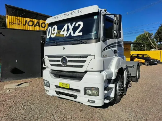 M.BENZ AXOR 2035 S 4X2 2009 CÂMBIO MANUAL
