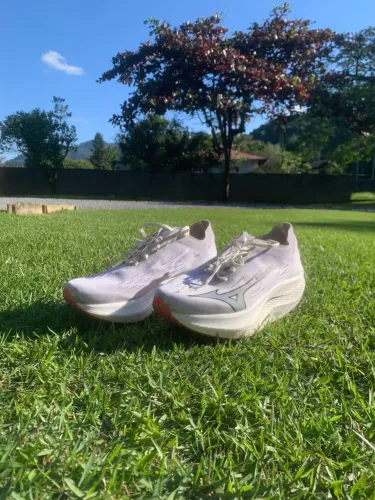 Tênis Mizuno Wave Rebellion Pro 2