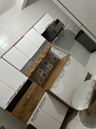 Armário de cozinha com balcão 