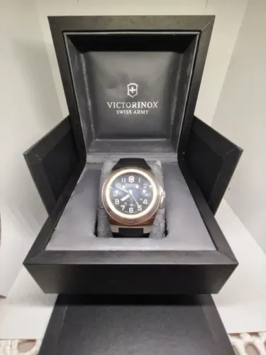 Relógio Victorinox Swiss Army - 38mm