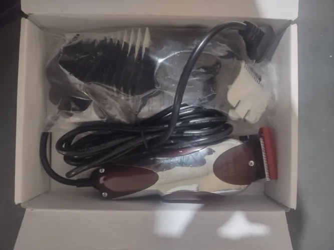Máquina de cortar cabelo Wahl V9000