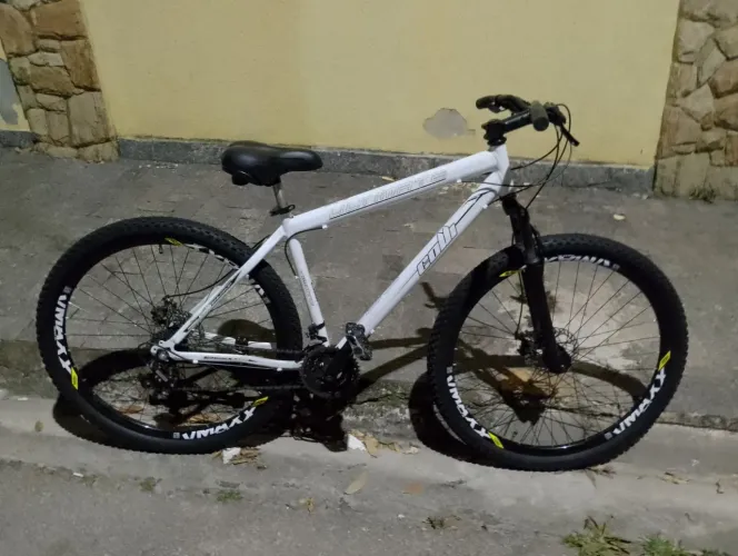 Bicicleta KWS Aro 29 - Seminova para sair rápido!