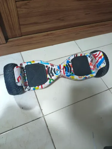 Hoverboard 8.5 offroad elétrico original com pouco uso, música bluetooth, com carregador.