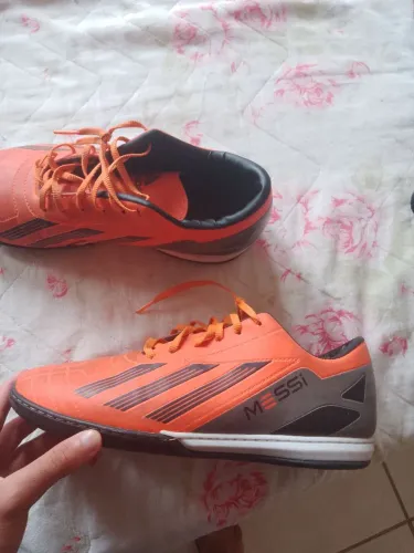 Chuteira Messi Adidas 50 reais