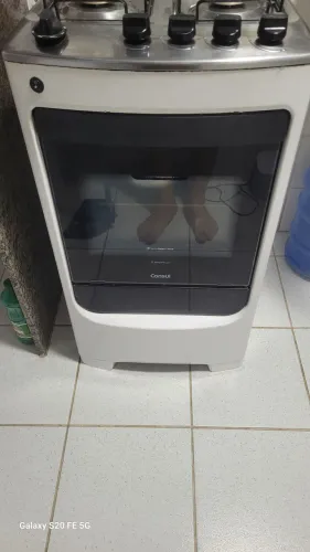 Vendo folgão semi novo ,todas as bocas funcionam, forno , folgao elétrico