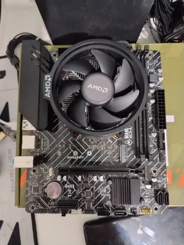 Placa Mãe A520m + Ryzen 3 3200g