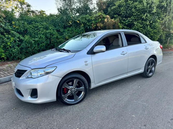 Toyota Corolla GLI 1.8 Flex 16V Mec. 2014