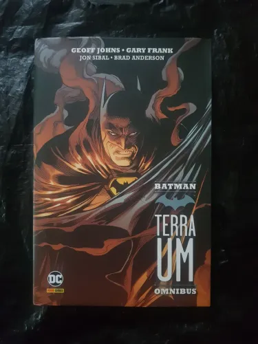 Hqs BATMAN TERRA UM omnibus