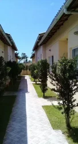 Casa em condomínio com 2 quartos - 59m²- 1 vaga - lado praia em Jardim Grandesp - Itanhaém