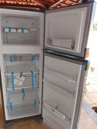 Geladeira inox 340 litros