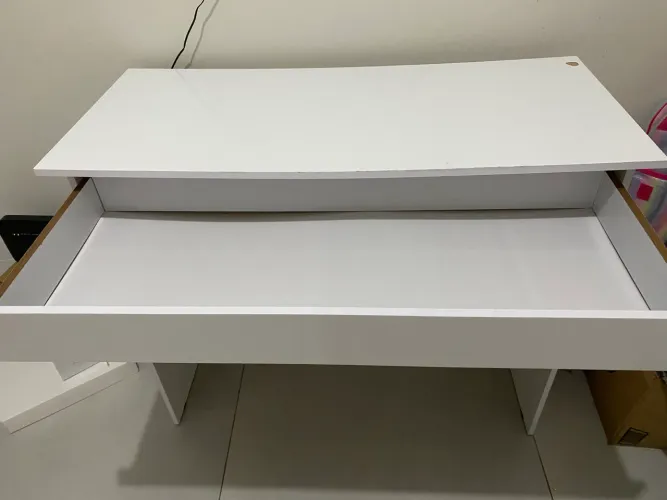 Mesa para estudo/trabalho 