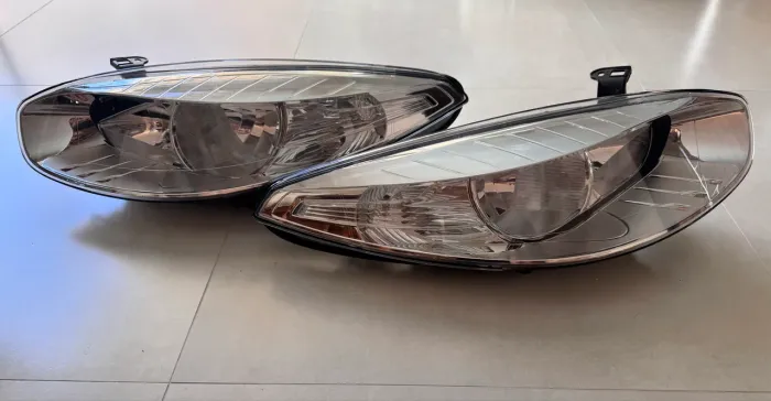 Para de Farois Renault Fluence Ano 2010 2011 2012 2013 2014 2015 2016
