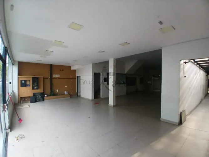 Ponto Comercial - Bosque dos Eucaliptos - 250m²