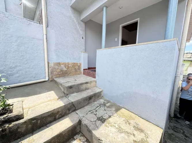 Casa para alugar com 2 quartos no bairro Santa Cruz