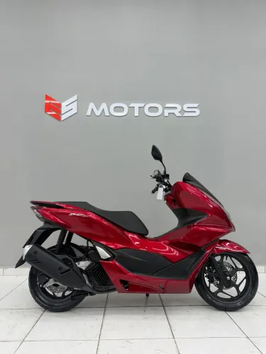 Oportunidade única. PCX 160 único dono com apenas 7 mil KM só nã ESMOTORS..