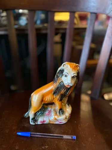 Escultura leão em porcelana (ref:293)