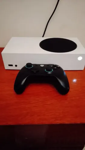Xbox Series S + Controle Gamesir G7 SE