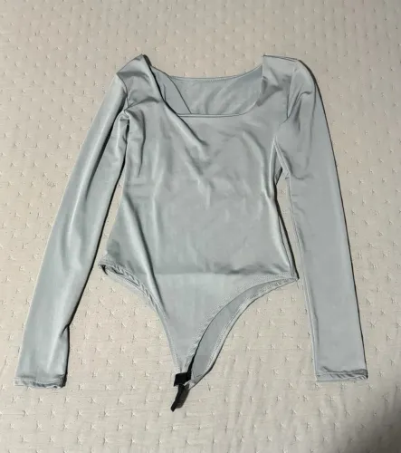 Body cinza manga longa
