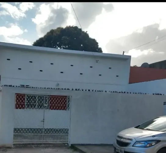 Vendo casa na Madalena  'próx. ao Sport Clube". 03 quartos, 02 WC. OPORTUNIDADE R$ 350.000