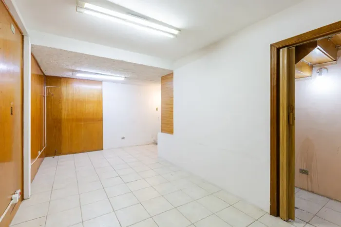 Loja em galeria na Avenida Brigadeiro Luís Antônio, 2344 - 10 60 m²
