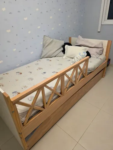 Vendo cama infantil(com cama auxiliar) e cômoda