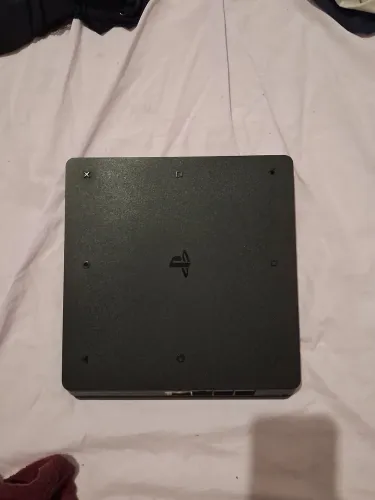 Ps4 slim de 500GB com dois controles 