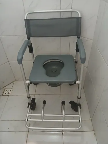 CADEIRA DE BANHO 