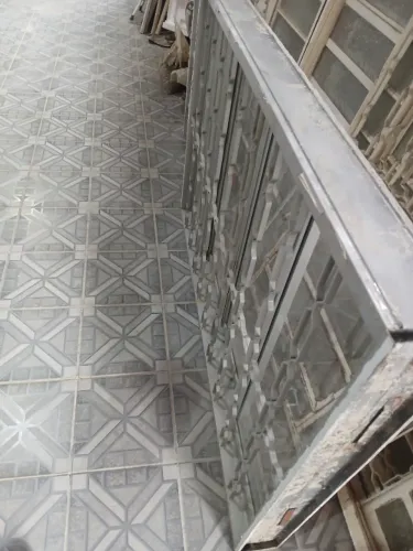 Vitro de cozinha Sasazaki 2x2 com grade e vidros