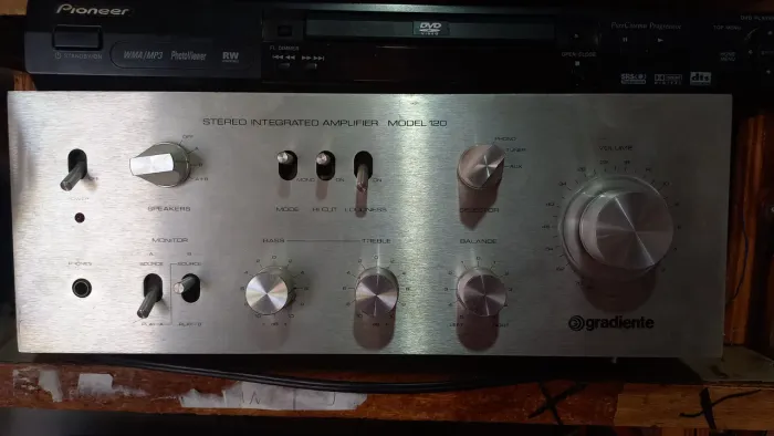 Amplificador Model 120, Tuner  Model ST515 e Tape Deck Model CD4040 e Caixas