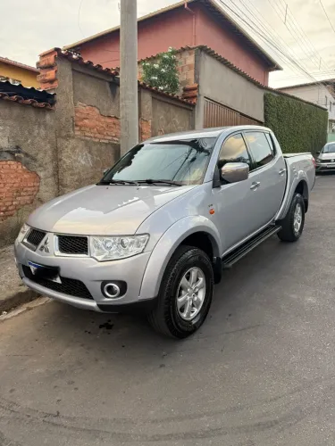 Mitsubishi L200 Triton HPE 3.2 CD TB Int.diesel AUT 2013