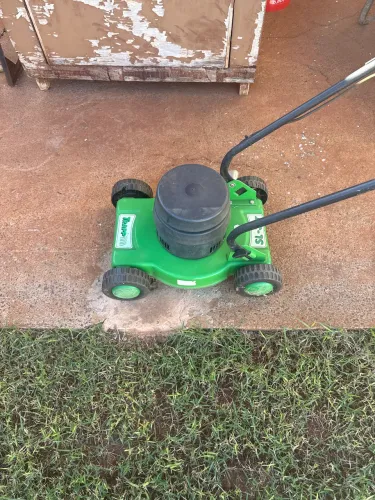 Cortador de grama carrinho