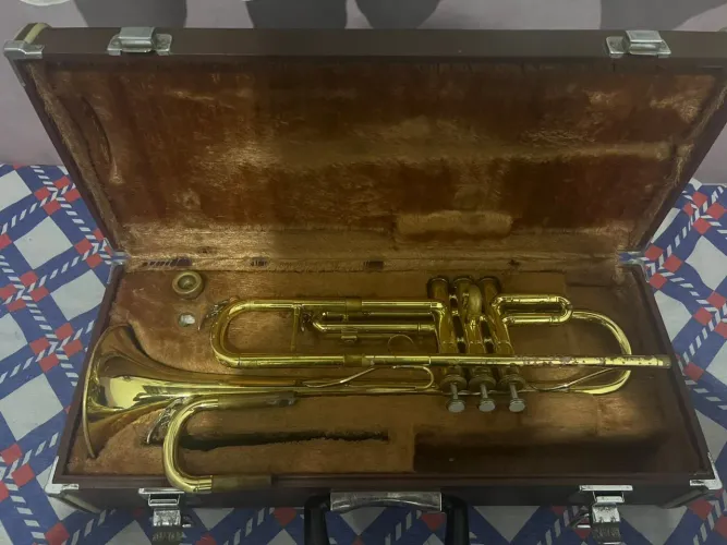 (Troco por Sax Alto) Trompete Yamaha Japan YRT - 241 (Dupla afinação, Bb e C)