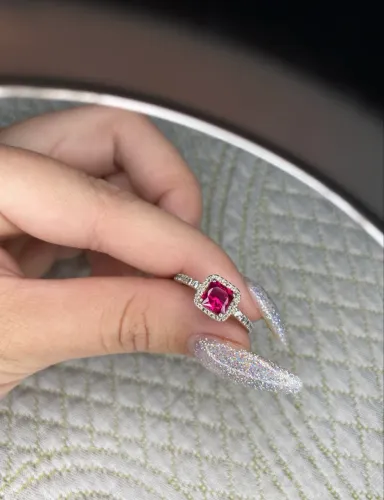 Anel Pandora solitário cravejado de zircônias
