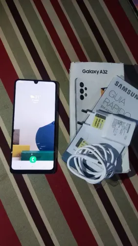 Smartphone Samsung Galaxy A32 128Gb Celular 4gb RAM Funcionando Perfeitamente<br>
