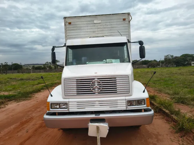 Caminhão 1418 E