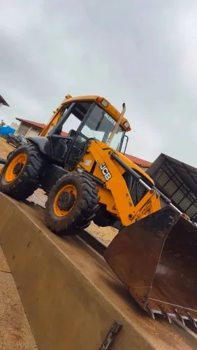 Retroescavadeira JCB 3C 