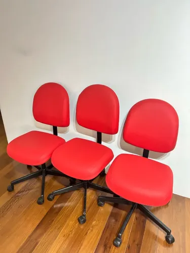 3 Poltronas giratórias 