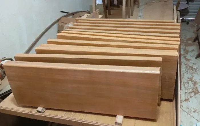 12 degraus de 80cm para revestimento de escada madeira Tauari