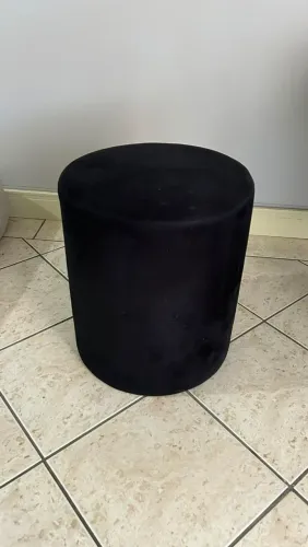 Vendo 2 puffs em excelente estado de conservação. 