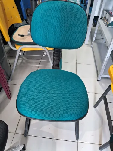 Cadeira fixa secretária