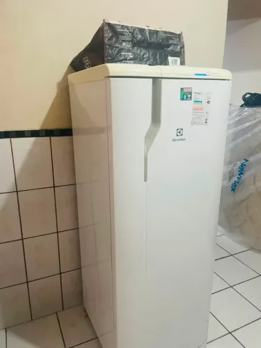 Vendo geladeira 