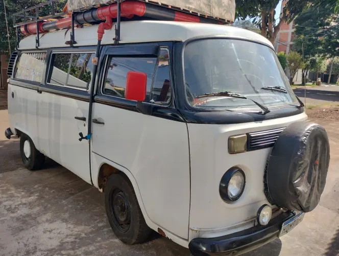 Volkswagen Kombi Furgão 2006