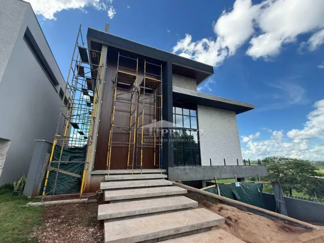Sobrado com 3 dormitórios à venda, 311 m² por R$ 2.500.000,00 - Condomínio Royal Boulevard