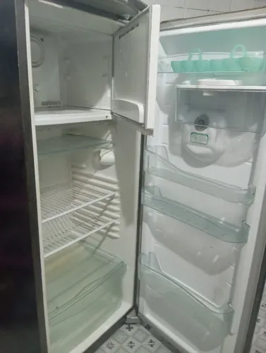 Geladeira Consul Facilite - Frost Free c/ água na porta
