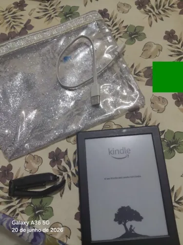 Kindle Amazon 8ª geração + acessórios 