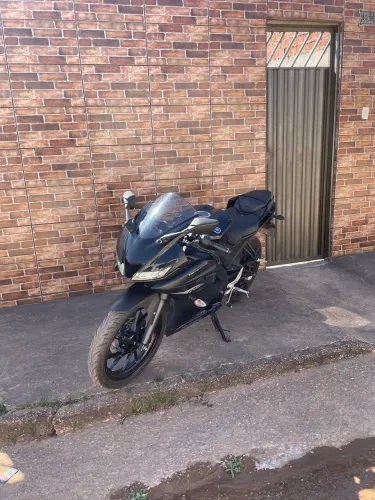 Vendo ágio R15 muito nova