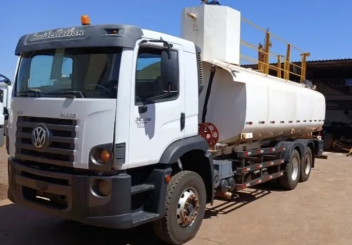 VW 31-330 ano 2013, 6x4, com Tanque Pipa Bombeiro Impacto de 20.000 litros, em SP