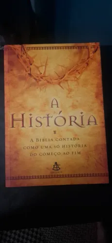 Livro " A História - A bíblia contada como uma do começo ao fim"só história