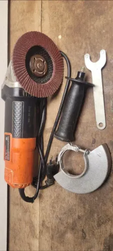 Esmerilhadeira potente Black & Decker original 