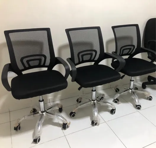 Cadeiras pra escritório prontas